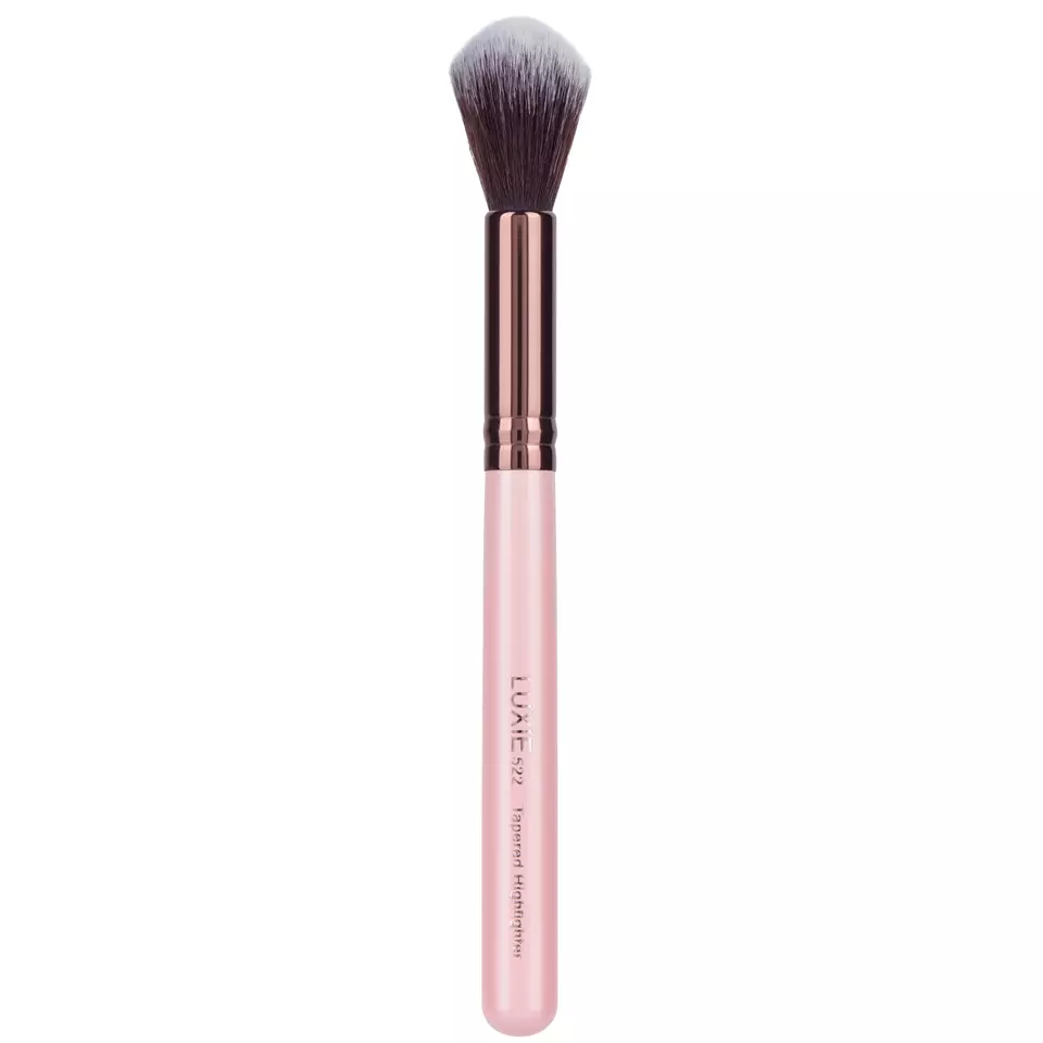 Luxie 522 Tapered Highlighter Brush Luxie 522 Tapered Highlighter Brush